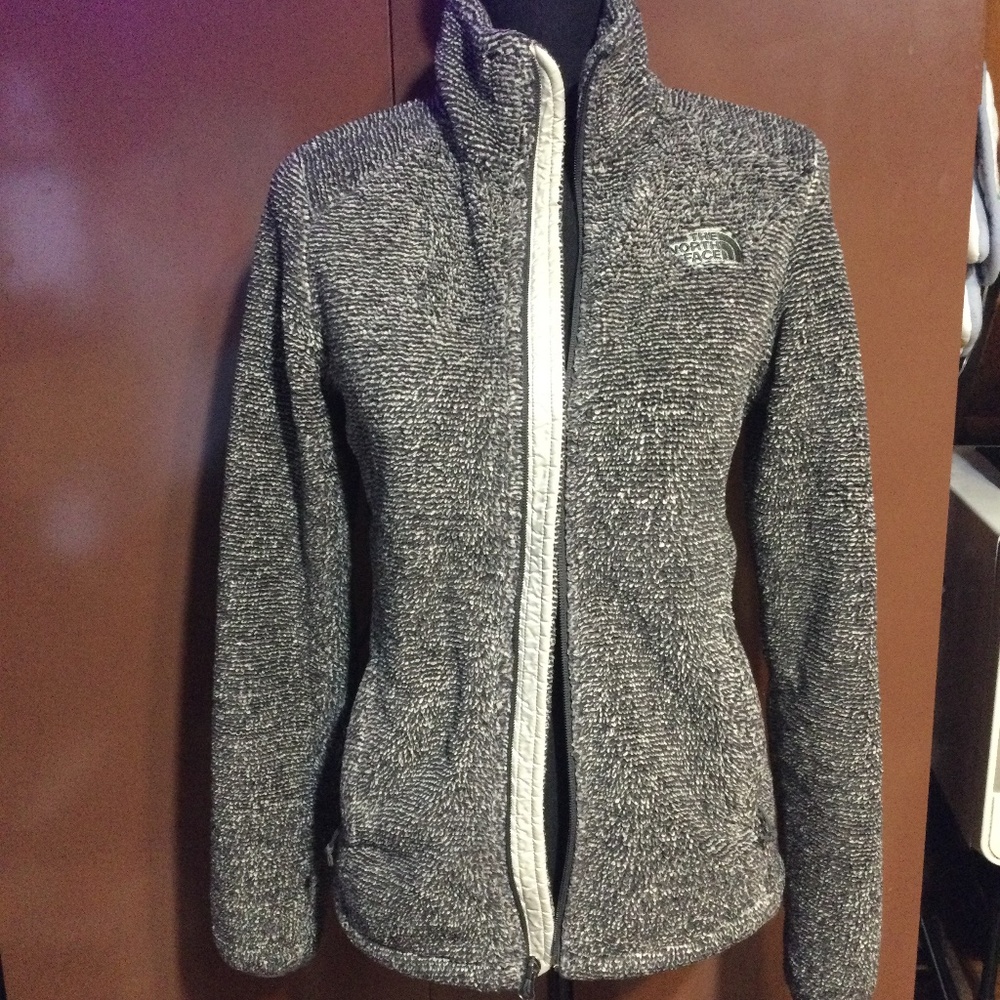 The North Face- Black & cream fleece Jacket Size Medium